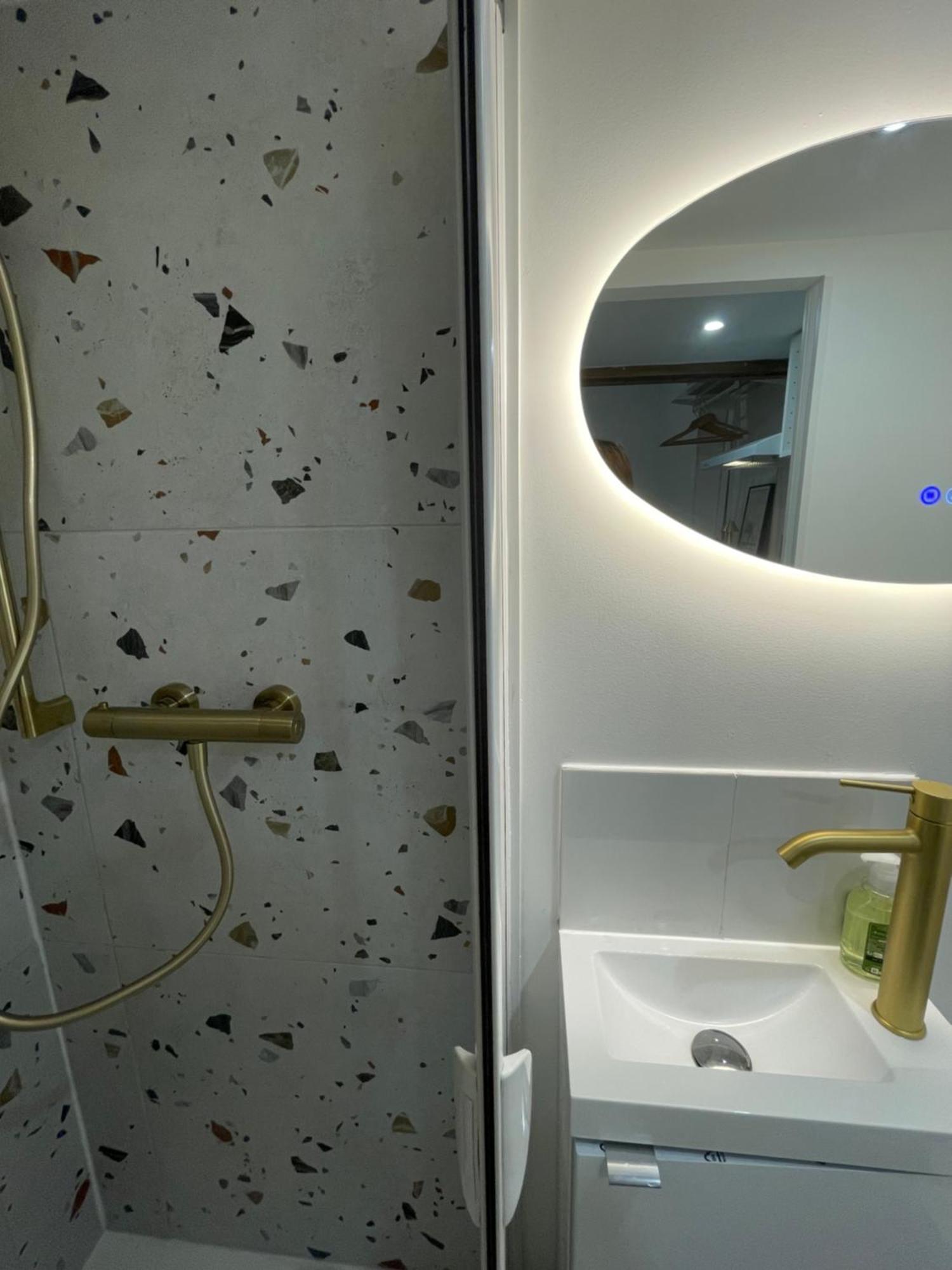 « Le Good Spot » Studio Hypercentre Renove/Wifi/Clim Montpellier Luaran gambar
